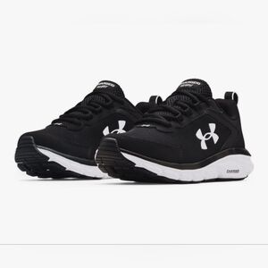 New Under Armour Charged Assert 9 running shoe Black White Women's Size 9 D Wide